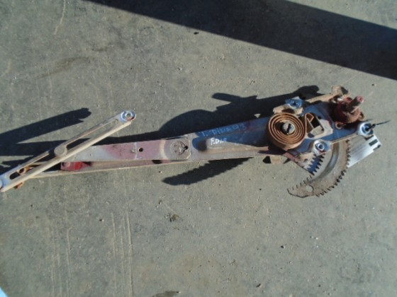 Elevador Frt Drt Toyota Dina250 1993 130599
